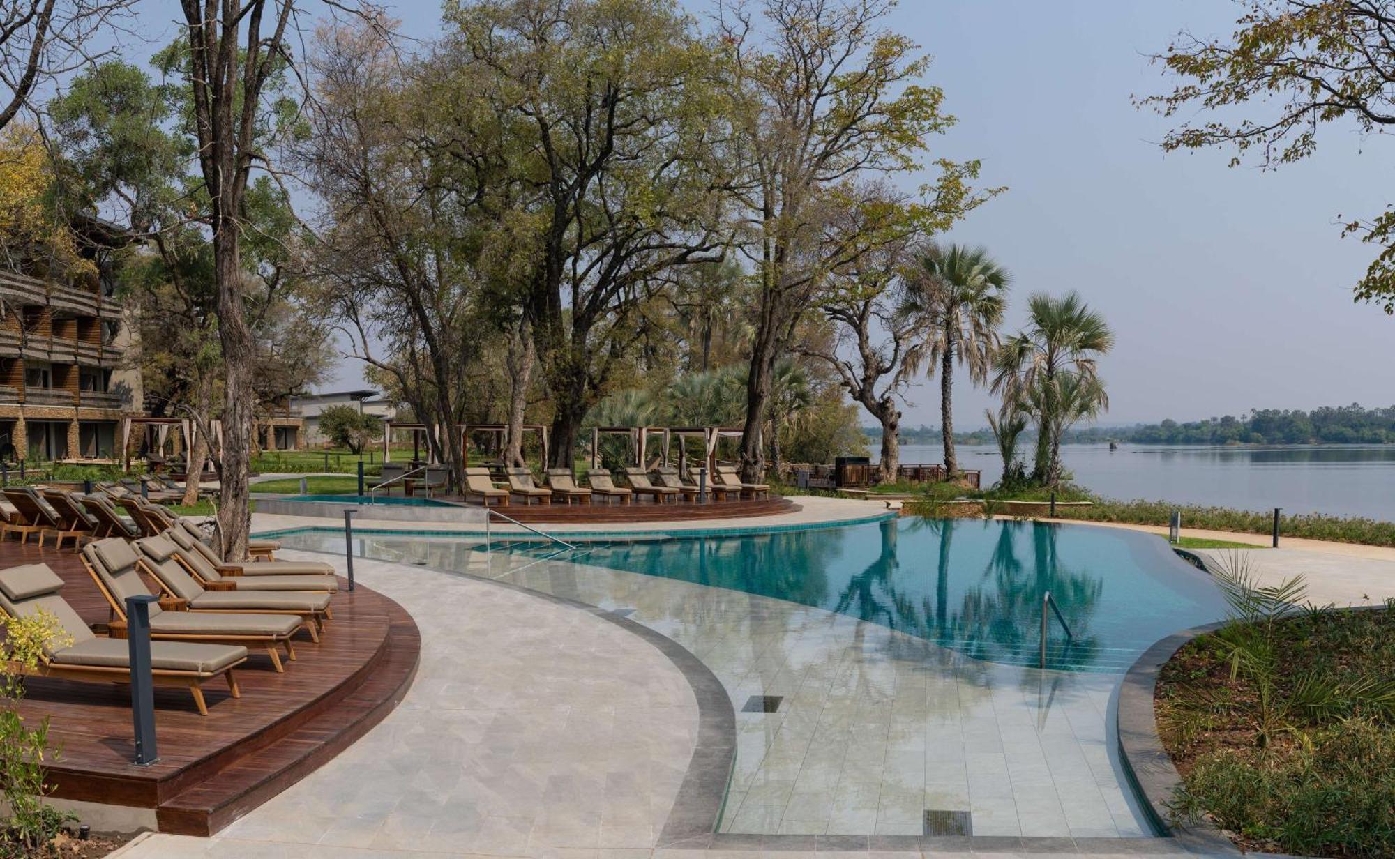Radisson Blu Mosi-Oa-Tunya Livingstone Resort מראה חיצוני תמונה