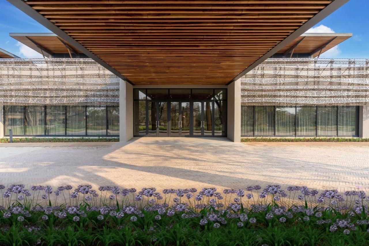 Radisson Blu Mosi-Oa-Tunya Livingstone Resort מראה חיצוני תמונה