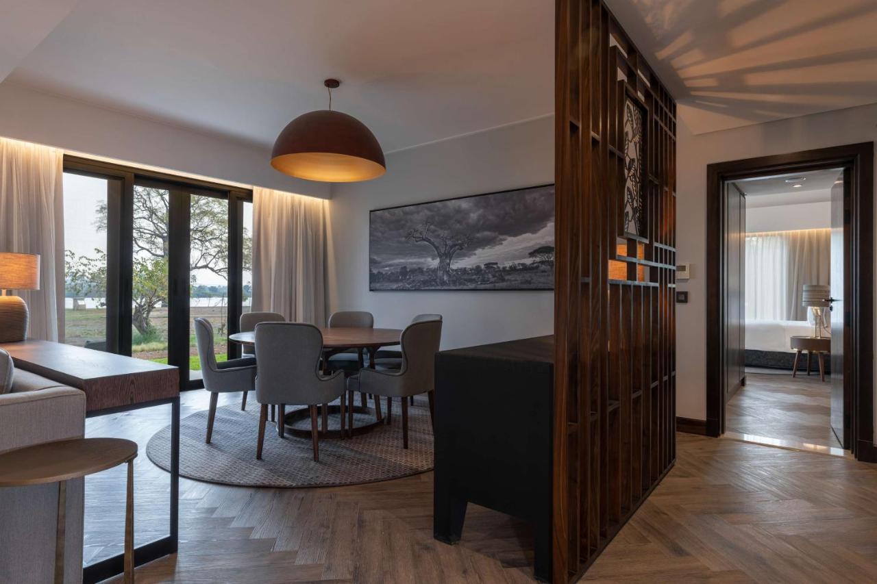 Radisson Blu Mosi-Oa-Tunya Livingstone Resort מראה חיצוני תמונה