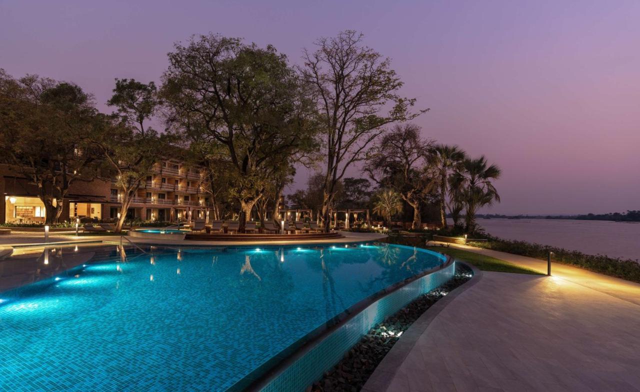 Radisson Blu Mosi-Oa-Tunya Livingstone Resort מראה חיצוני תמונה