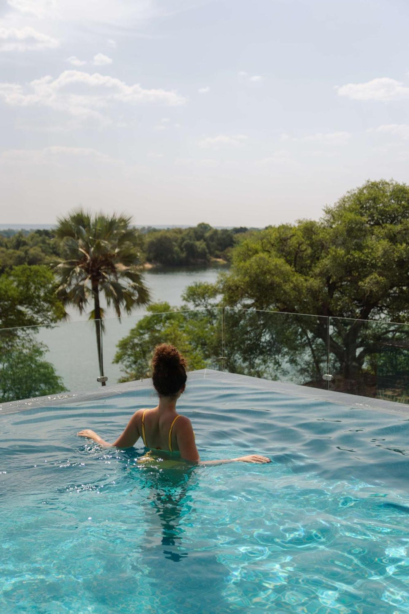 Radisson Blu Mosi-Oa-Tunya Livingstone Resort מראה חיצוני תמונה