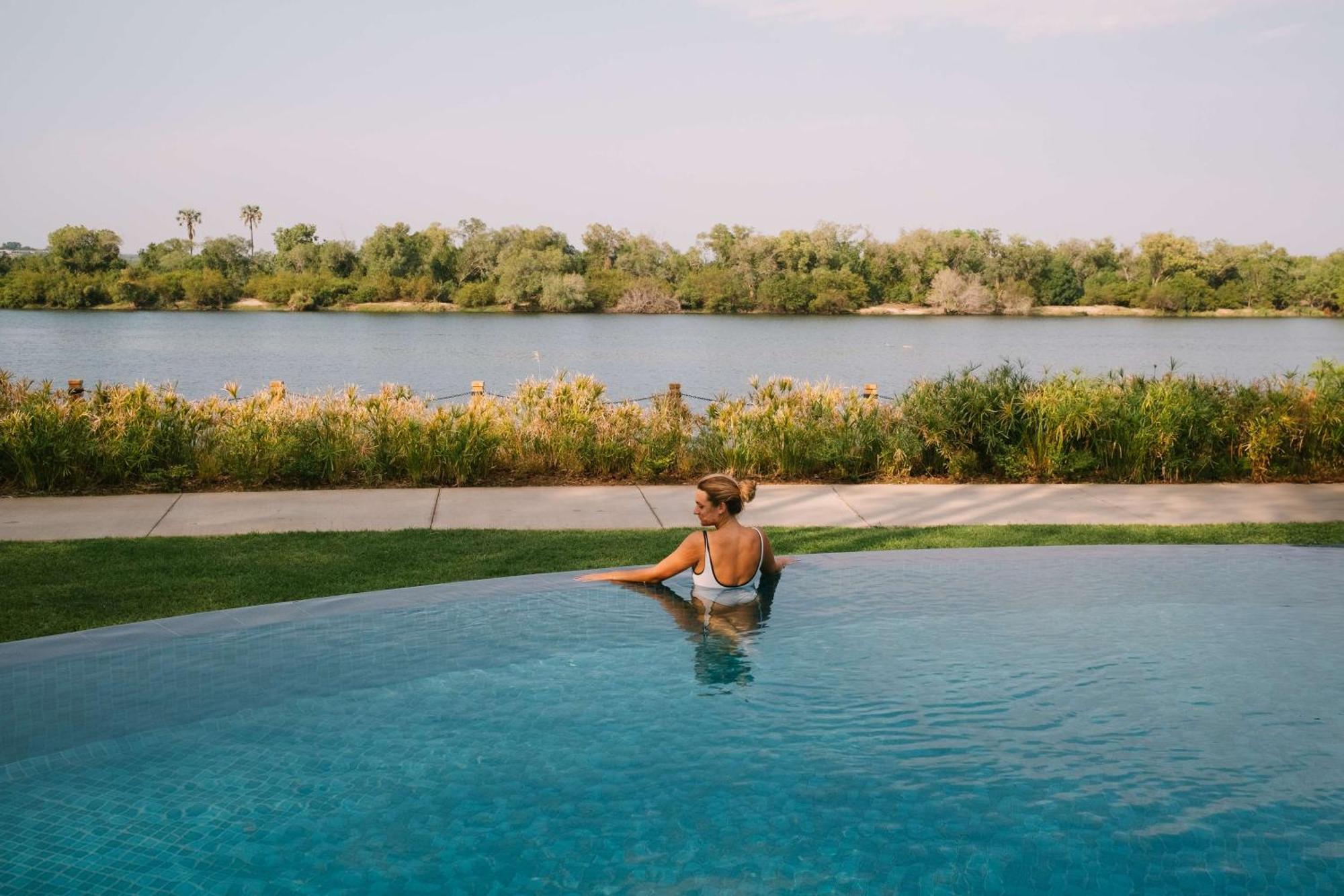 Radisson Blu Mosi-Oa-Tunya Livingstone Resort מראה חיצוני תמונה