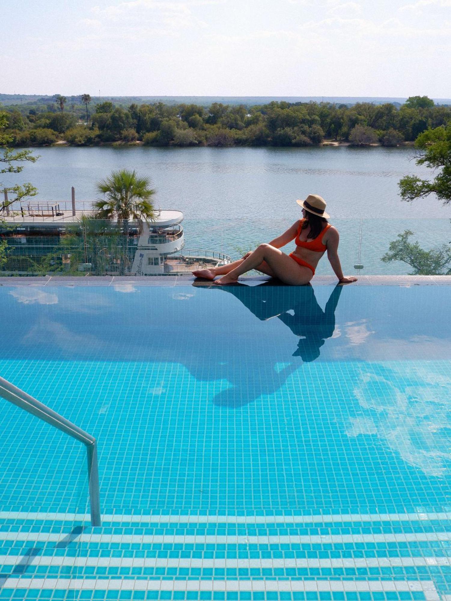 Radisson Blu Mosi-Oa-Tunya Livingstone Resort מראה חיצוני תמונה