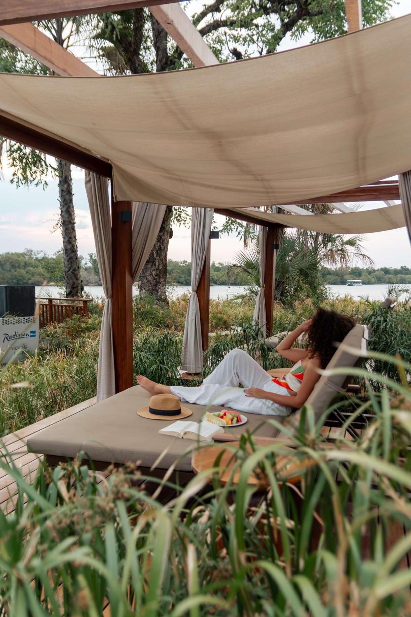 Radisson Blu Mosi-Oa-Tunya Livingstone Resort מראה חיצוני תמונה