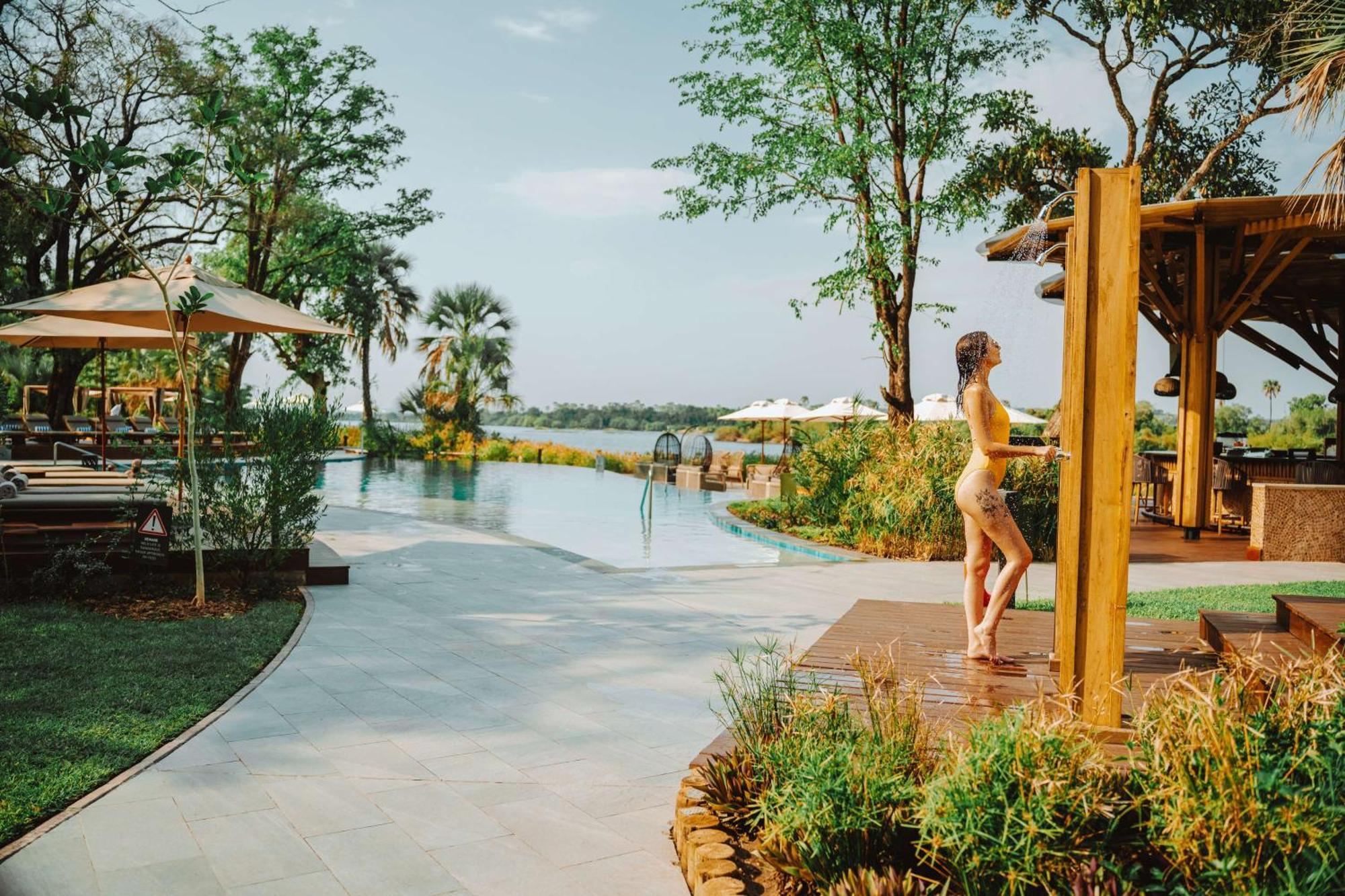 Radisson Blu Mosi-Oa-Tunya Livingstone Resort מראה חיצוני תמונה